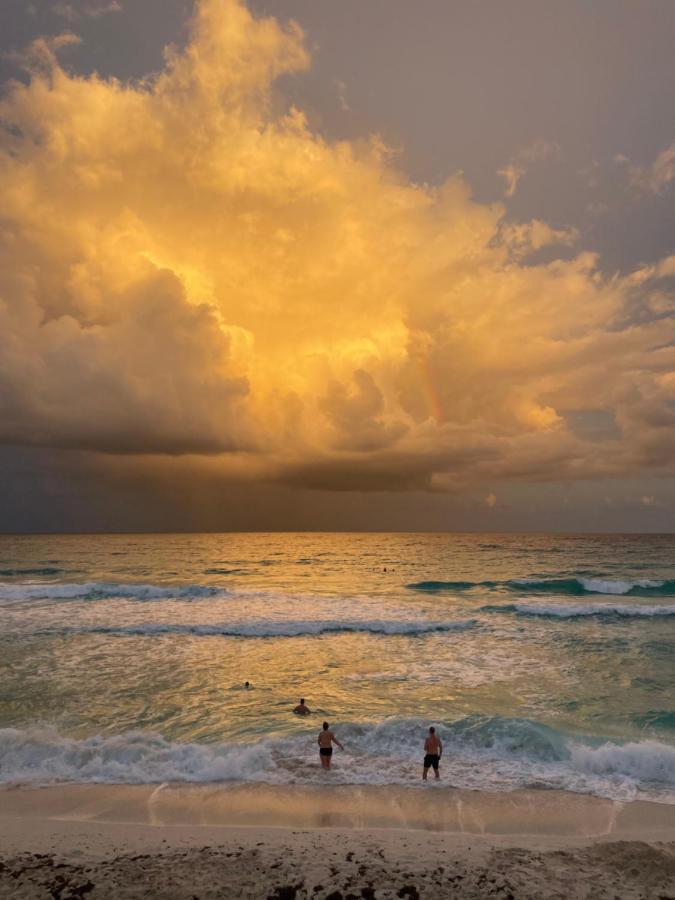 Suite Brisas Cancun Luaran gambar